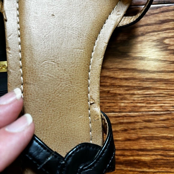 GH Bass  & Co black strappy flat sandals . - Picture 8 of 13